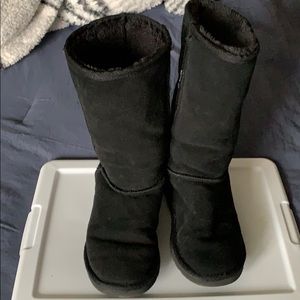 Black tall Ugg boots